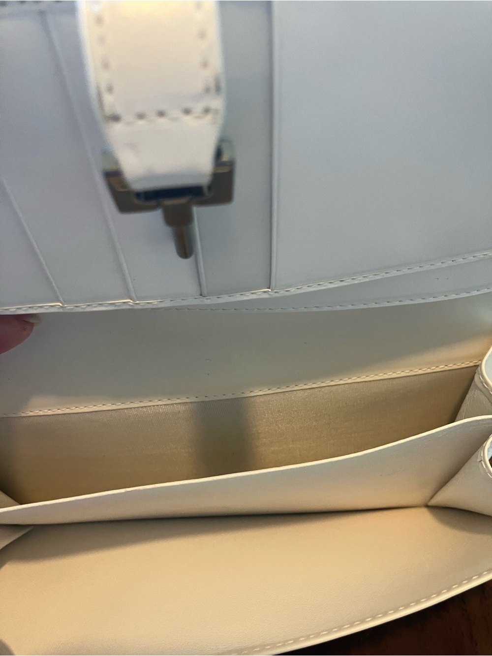 Gucci white Leather Continental Wallet with Silver Hardware - Picture 4 of 12